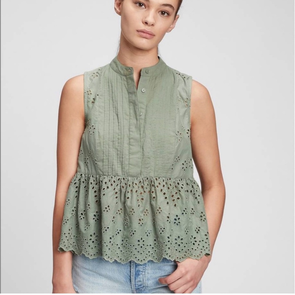 GAP eyelet peplum top